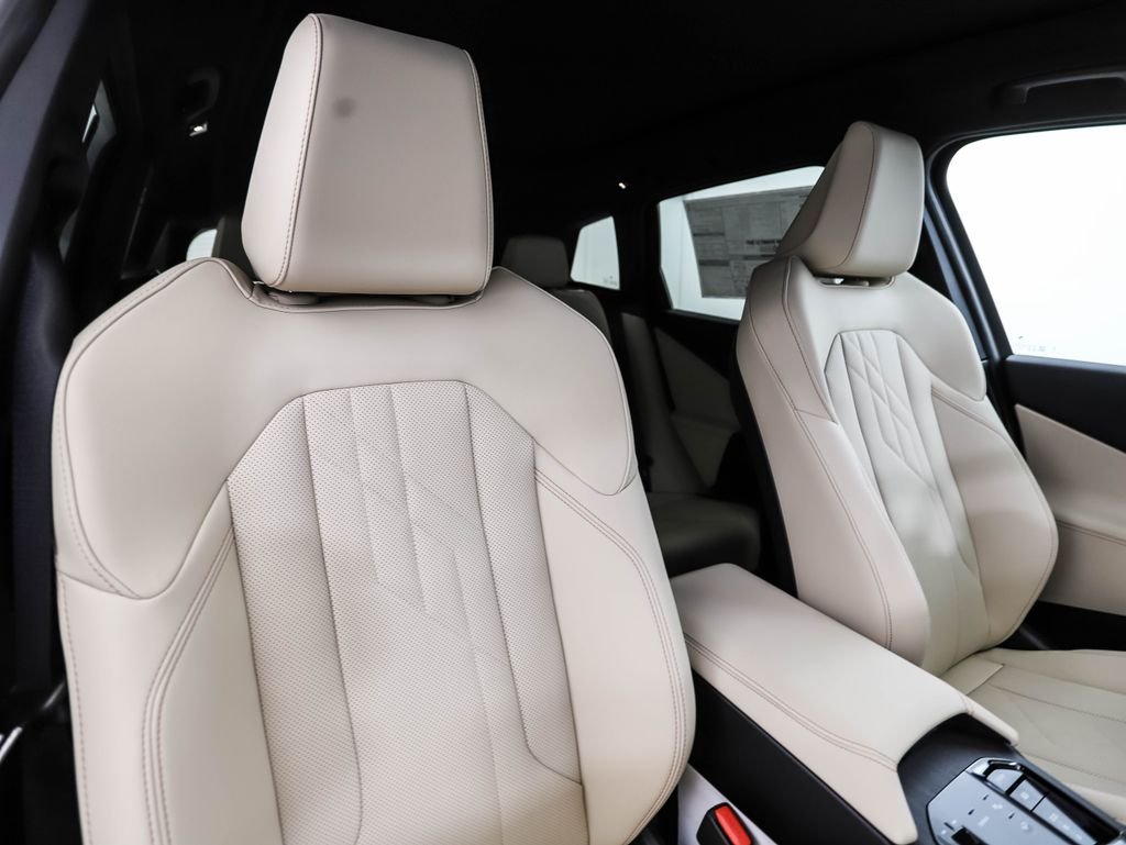 New 2026 Mineral White Metallic BMW 30 xDrive image 32