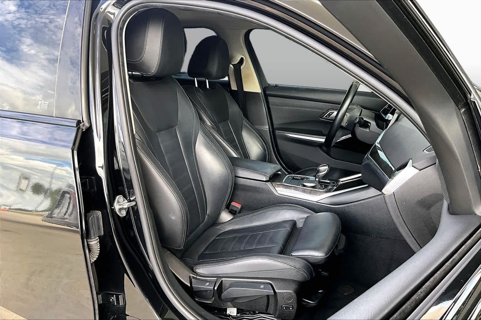 Used 2019 Jet Black BMW 330i image 9