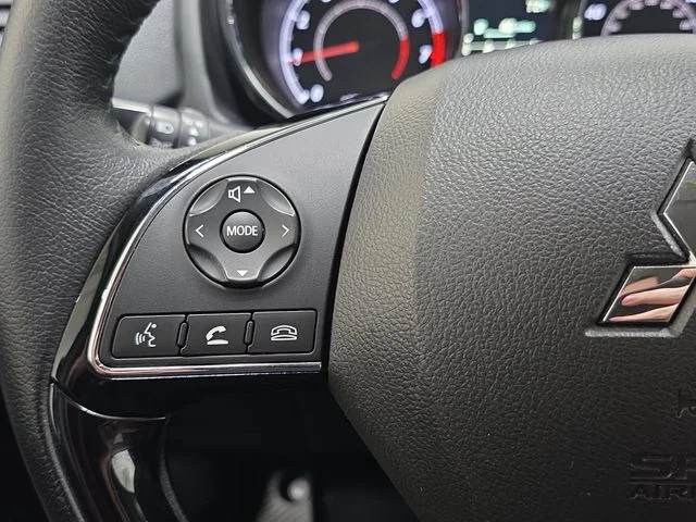 Used 2016 Black Mitsubishi ES image 16