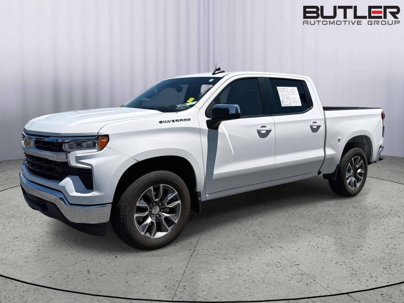 Used 2025 Summit White Chevrolet LT image 2