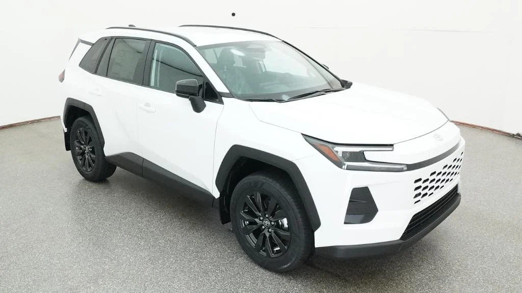 New 2026 Ice Cap Toyota XLE Premium image 21