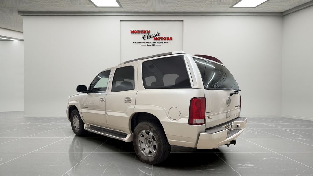 Used 2004 White Cadillac Base image 3