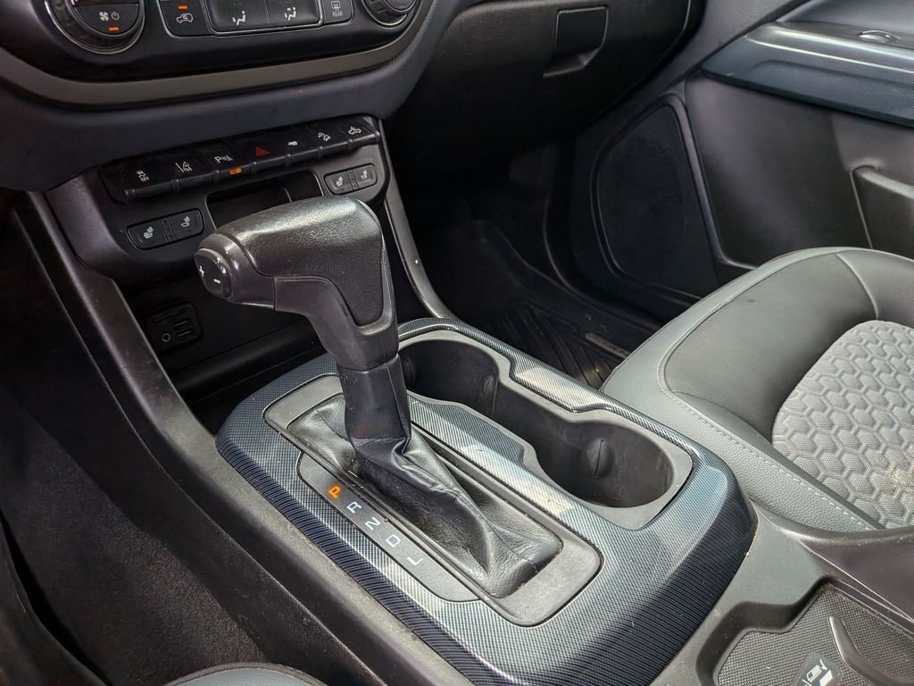 Used 2021 Gray Chevrolet Z71 image 21