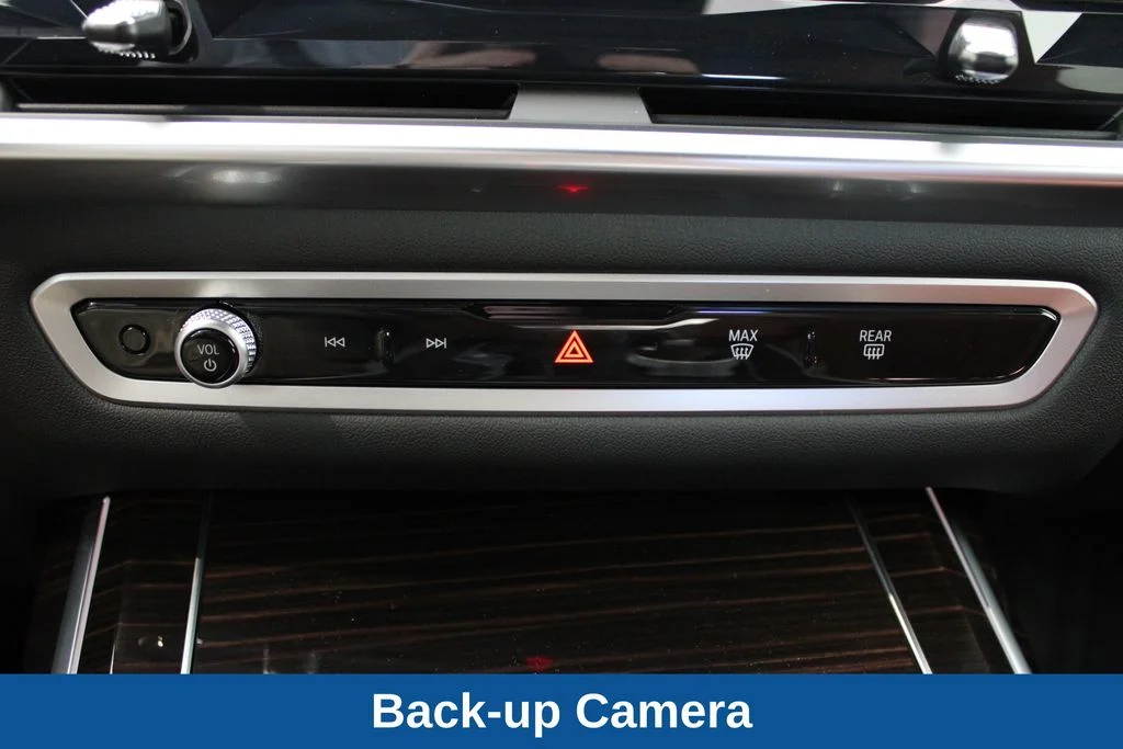 Used 2025 Blue Metallic BMW M60i image 18