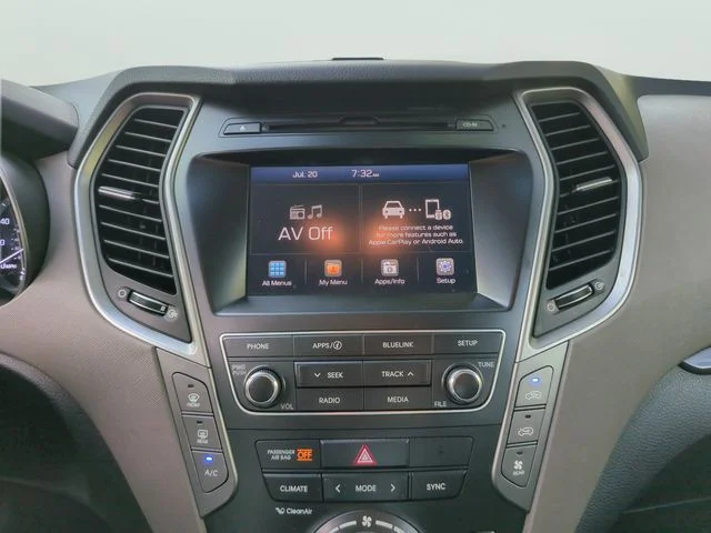 Used 2018 Silver Hyundai SE image 20