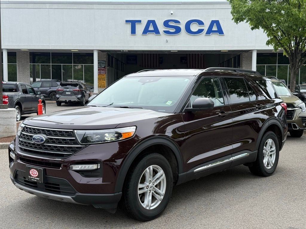Used 2022 Red Metallic Ford XLT image 1