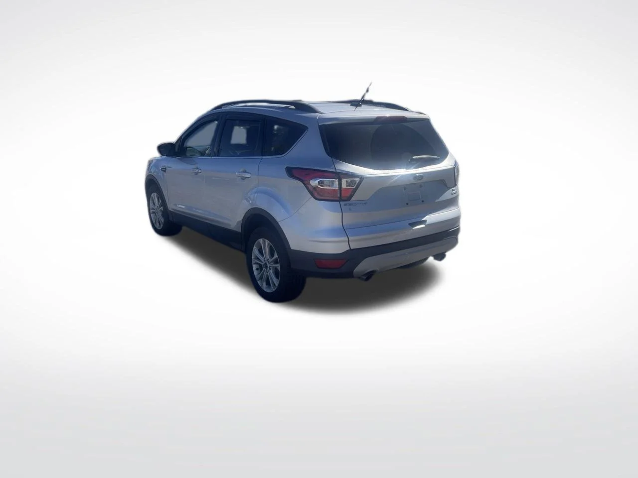 Used 2018 Ingot Silver Ford SE image 34