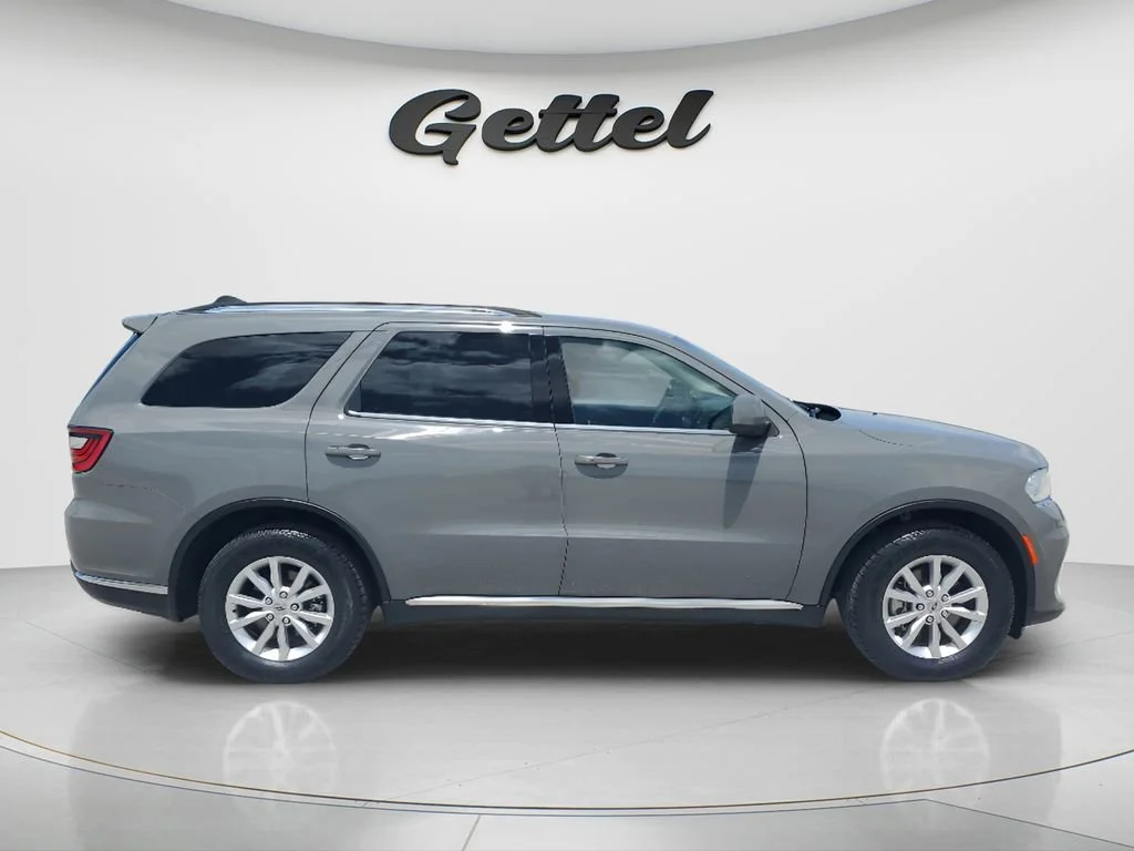 Used 2022 Destroyer Gray Cl Dodge SXT image 4