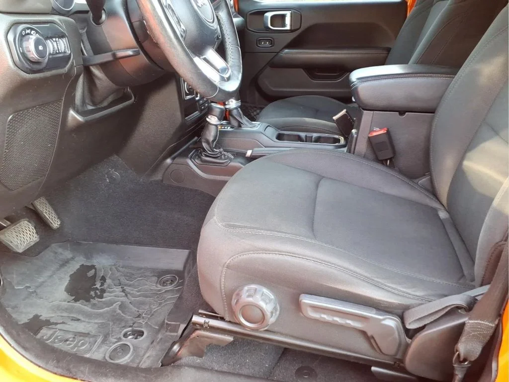 Used 2018 Orange Jeep Unlimited Sahara image 15