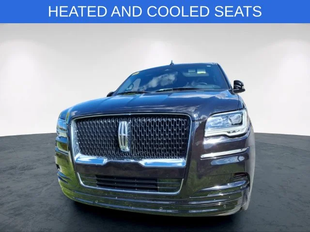 Used 2022 Black Lincoln Reserve image 5