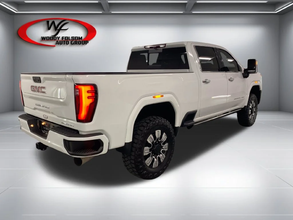Used 2024 White GMC Denali image 6