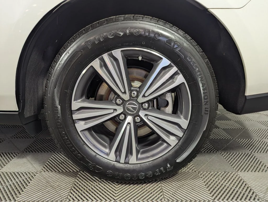 Certified Used 2018 White Acura 3.5L image 44
