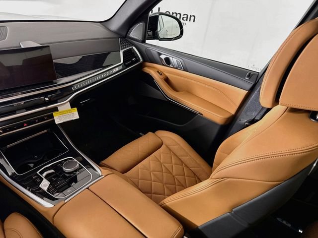 New 2026 Black Sapphire Metallic BMW xDrive40i image 25