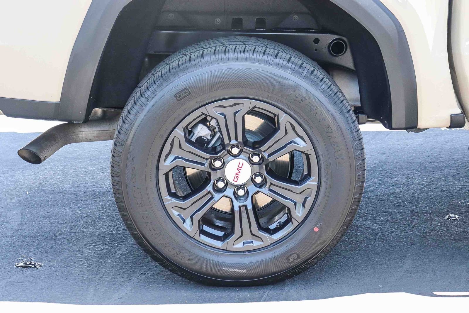 Used 2024 Desert Sand Metallic GMC Elevation image 9
