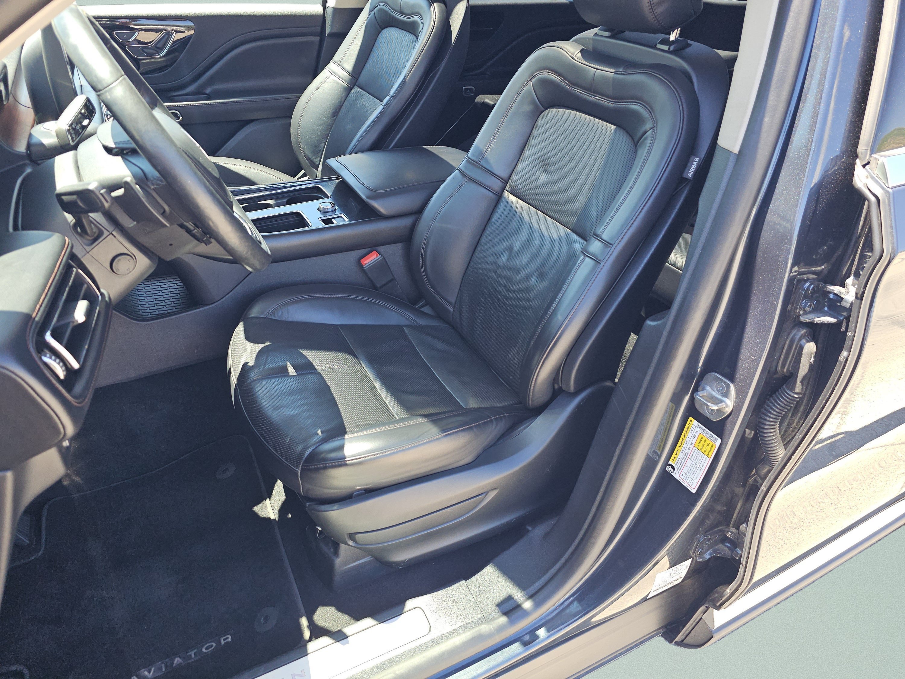 Used 2021 Blue Lincoln Reserve image 6