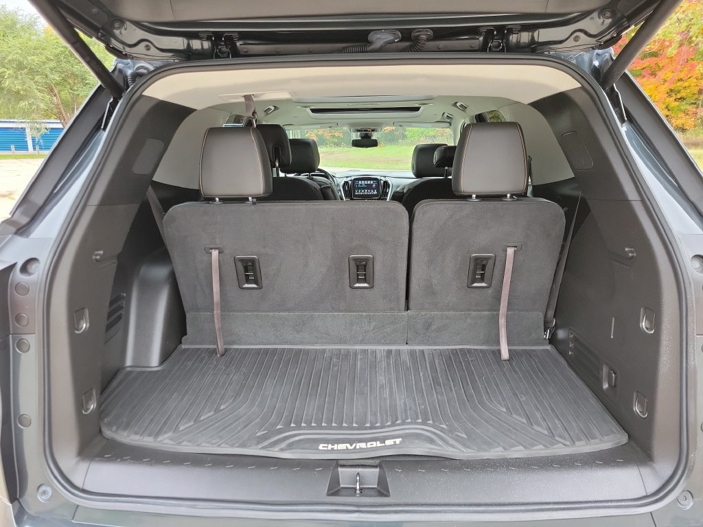 Used 2018 GRAPHITE METALLIC Chevrolet Premier image 7