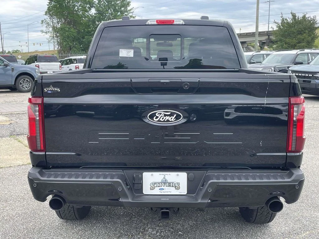 New 2026 Agate Black Metallic Ford XLT image 4