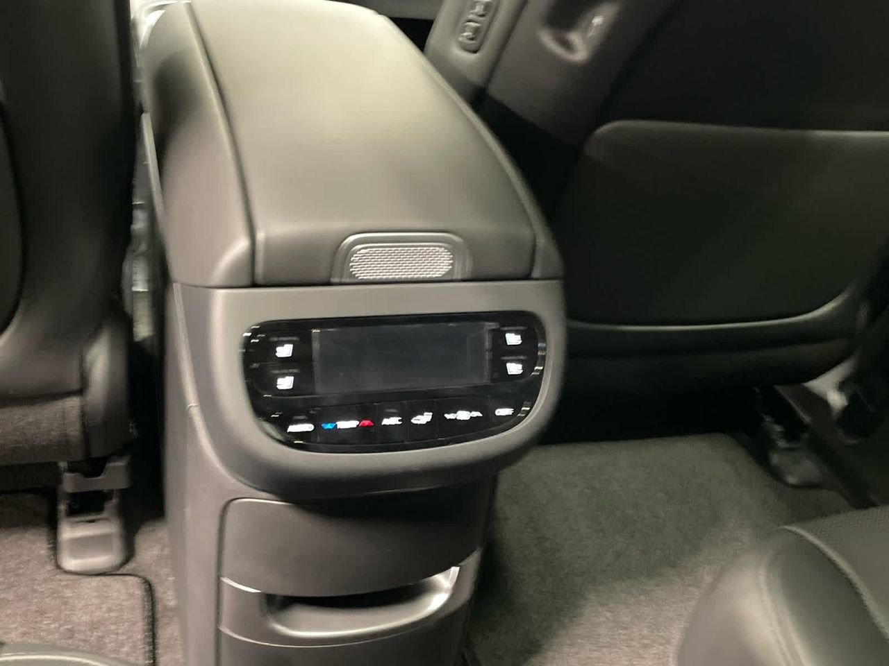 2026 Hyundai IONIQ 9 Performance Limited - Photo 23