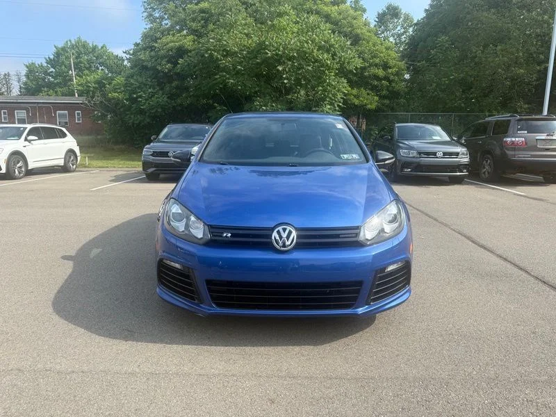 Used 2012  Volkswagen R image 2