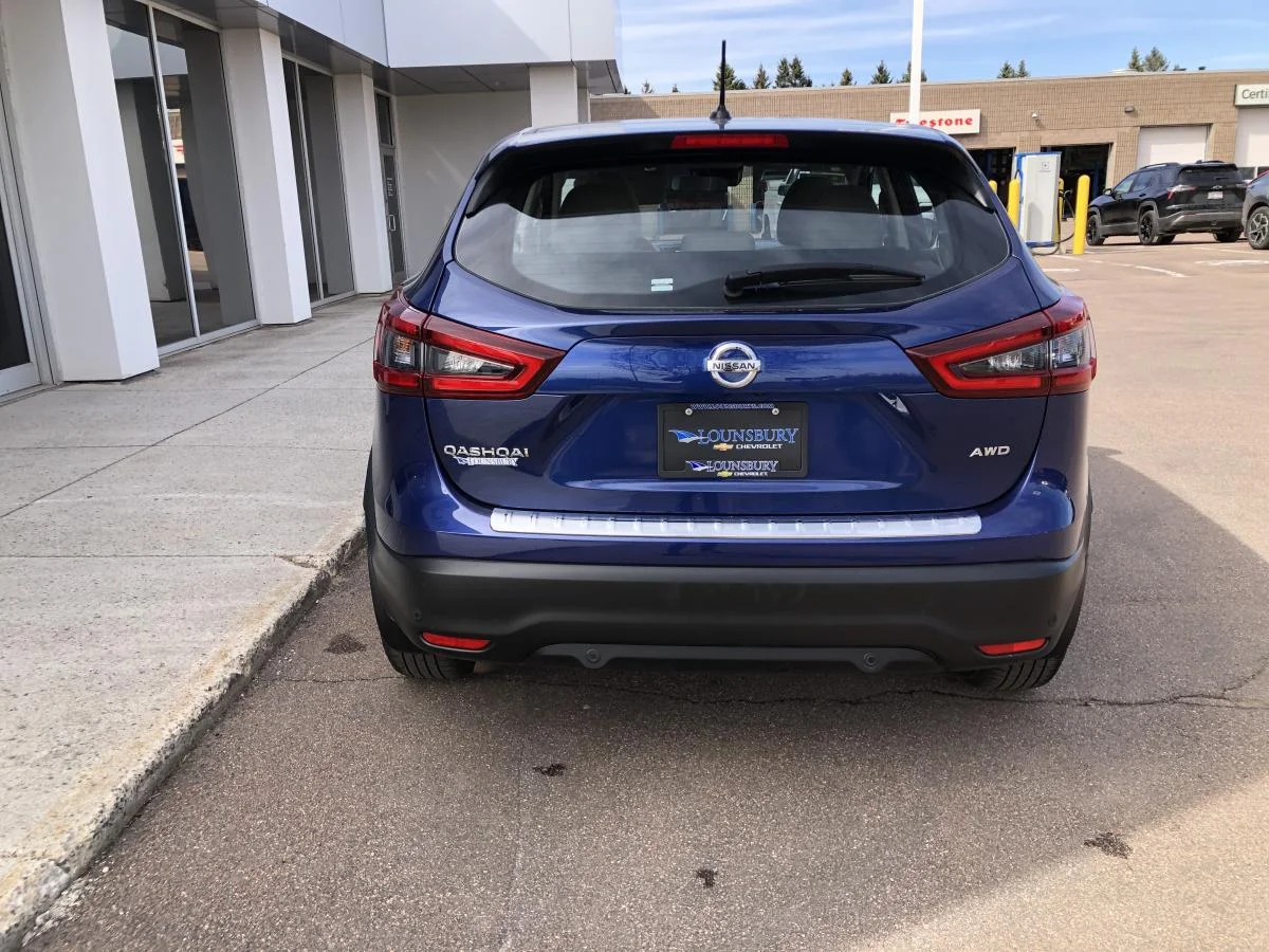Used 2023 Blue Nissan AWD S CVT image 6