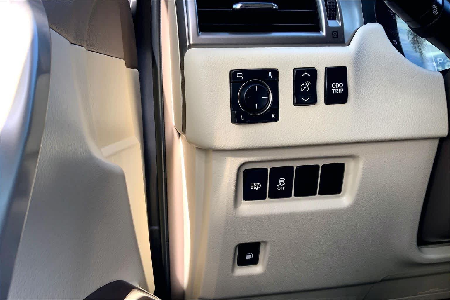 Used 2019 Nebula Gray Pearl Lexus Premium image 28