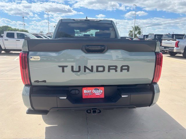 Used 2025 Black GMC Elevation image 5