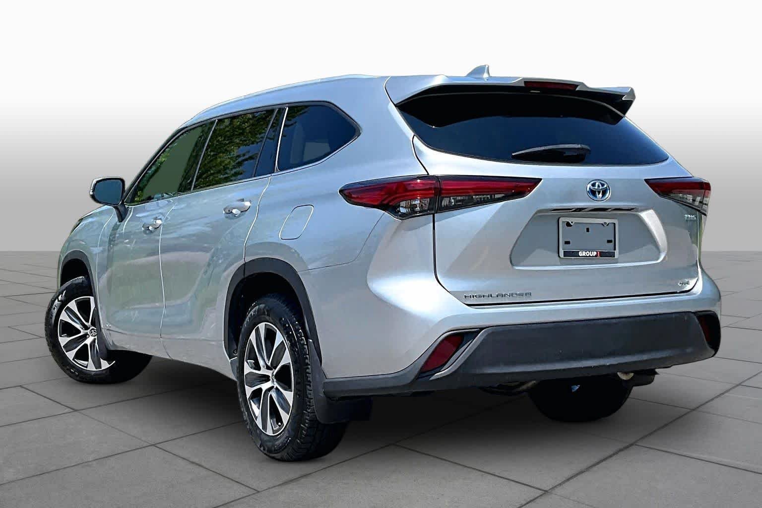 Used 2022 Celestial Silver Metallic Toyota Hybrid XLE image 12