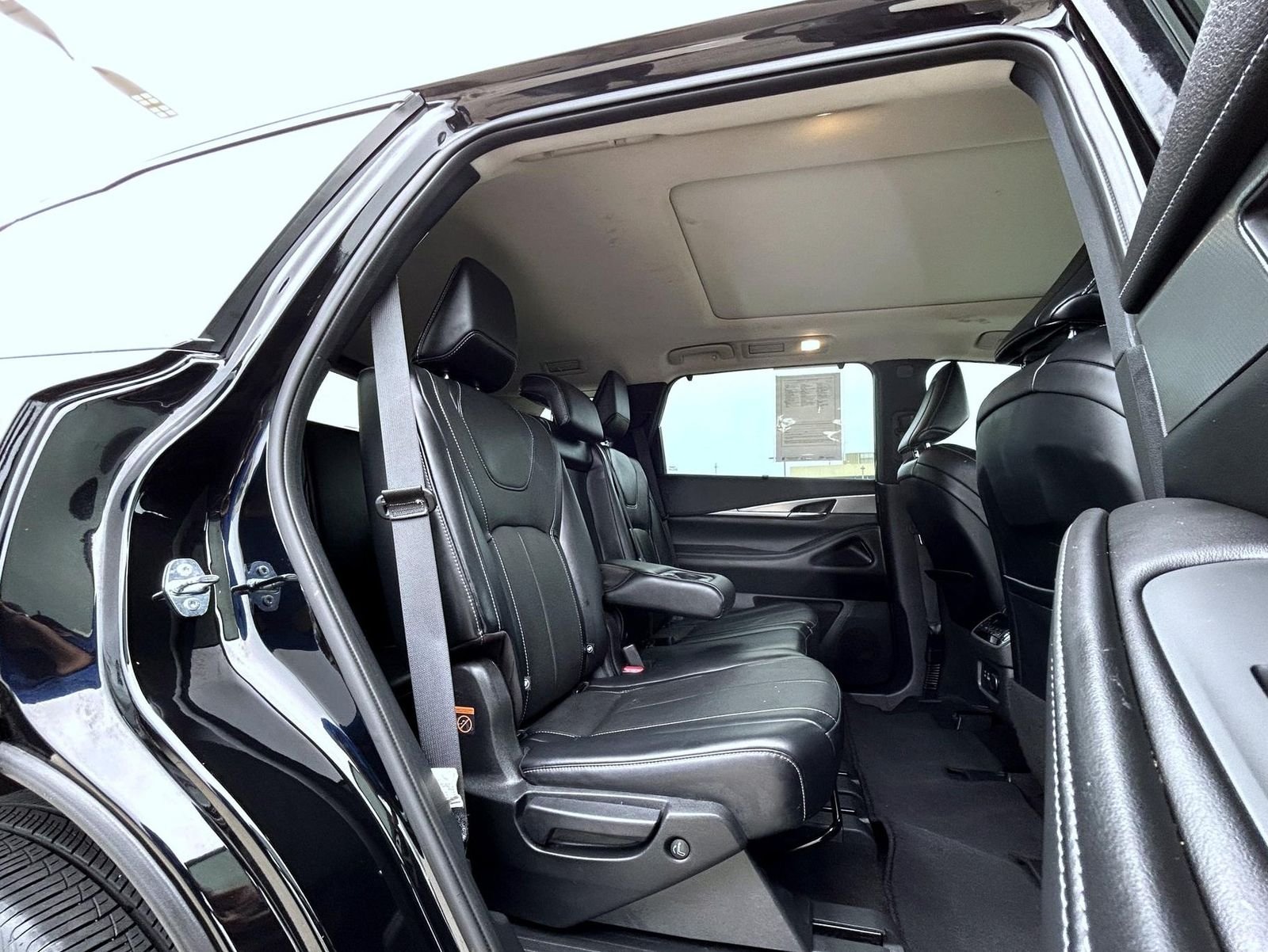 Certified Used 2023 Black INFINITI LUXE image 18