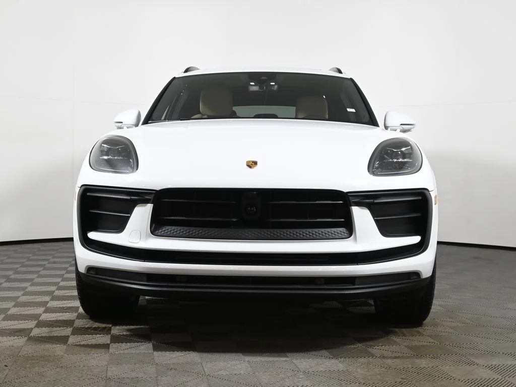 2026 Porsche Macan - Photo 10