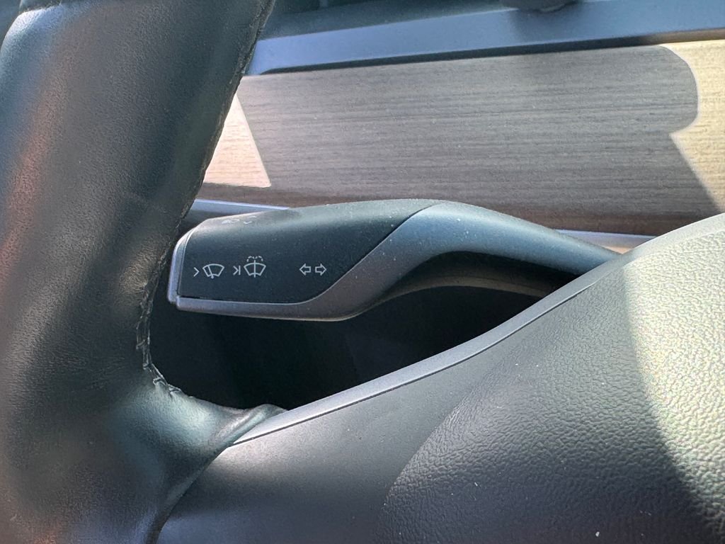 Used 2019 Black Tesla Standard Range Plus image 12