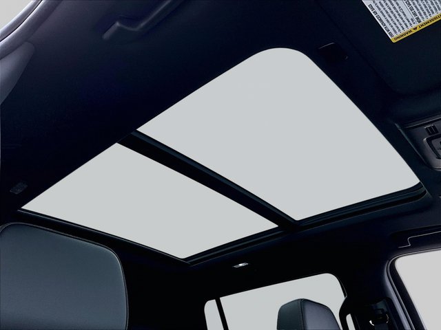 Used 2022 SUMMIT WHITE Chevrolet RST image 23