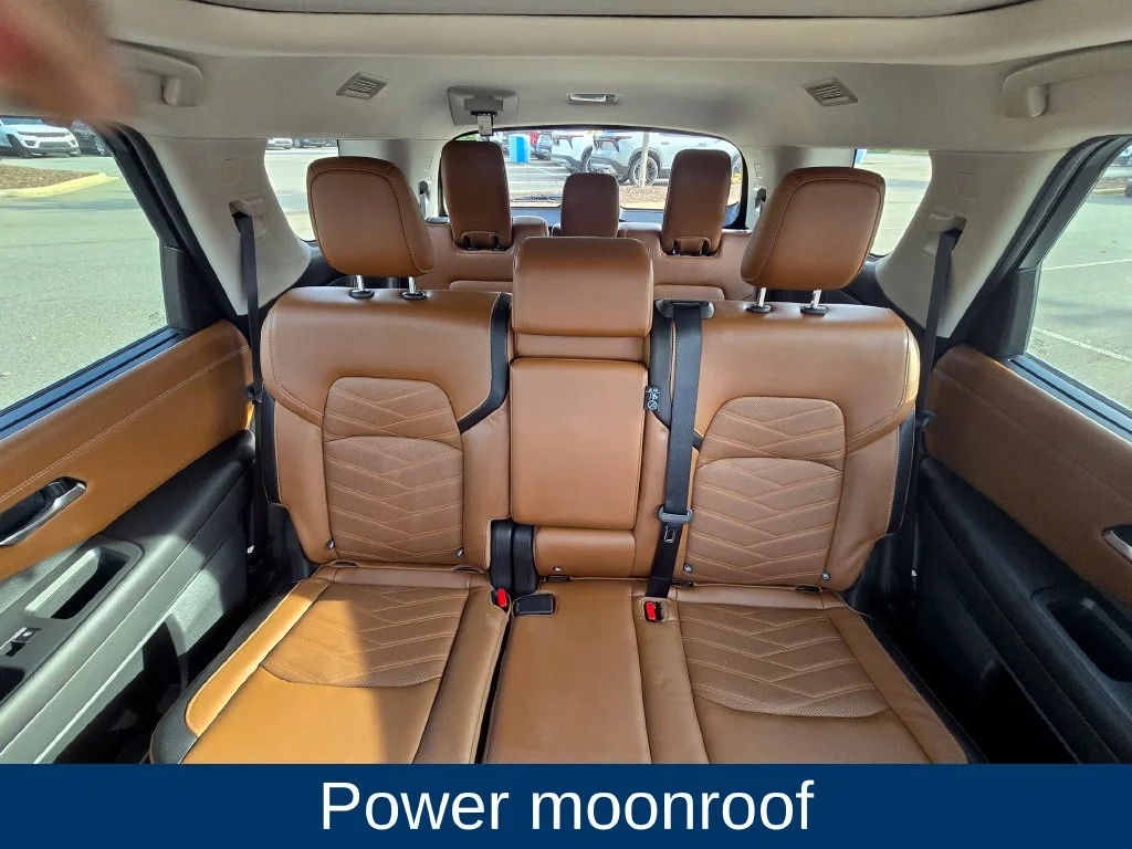Used 2024 White Nissan Platinum image 15