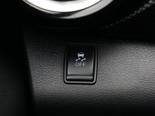 Used 2019 Blue Nissan SV image 17