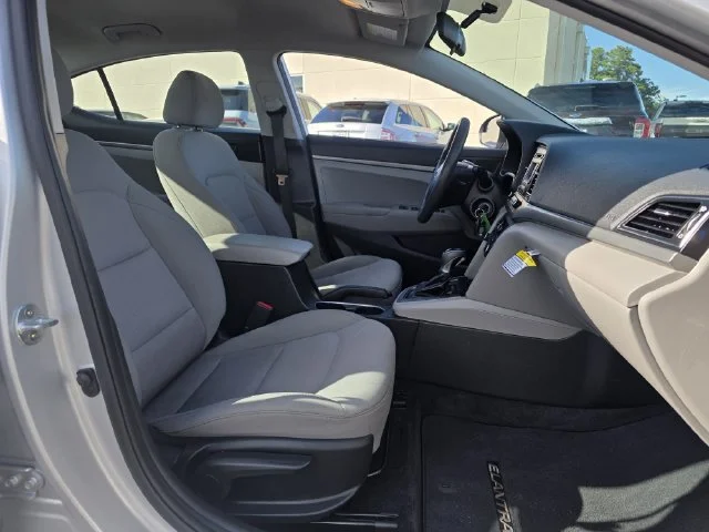 Used 2018 Symphony Silver Hyundai SE image 25