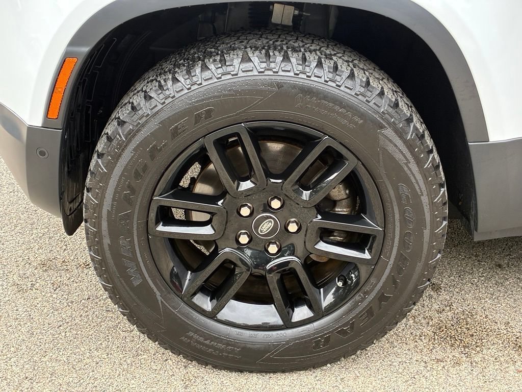 Used 2022 White Land Rover S image 15