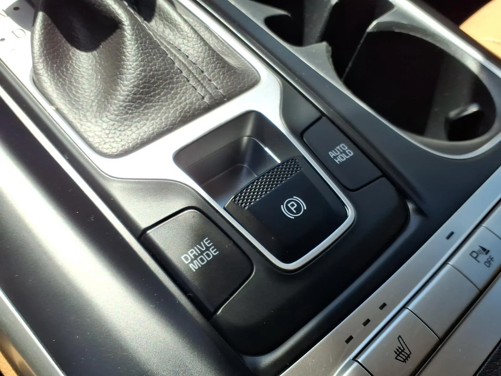 Used 2023 Aurora Black Pearl Kia LX image 8
