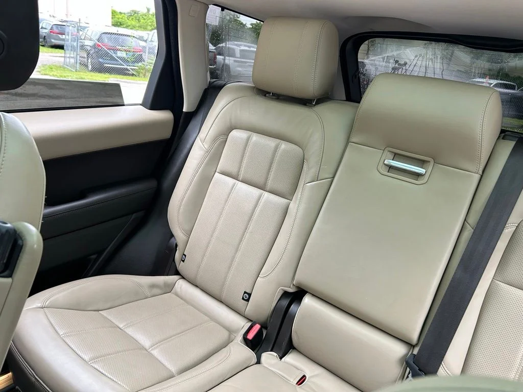 Used 2021 White Land Rover HSE Silver Edition image 12