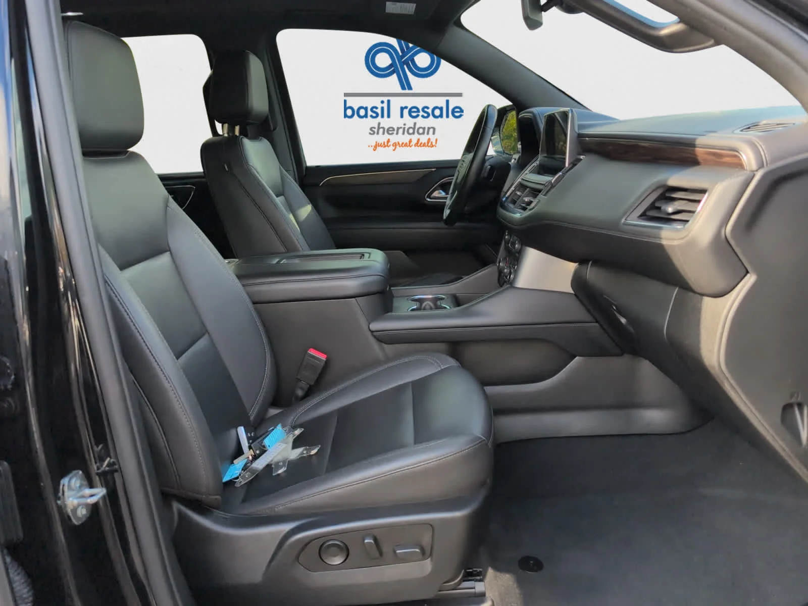 Used 2023 Black Chevrolet Z71 image 23