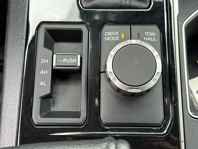 Used 2023  Toyota SR5 image 17