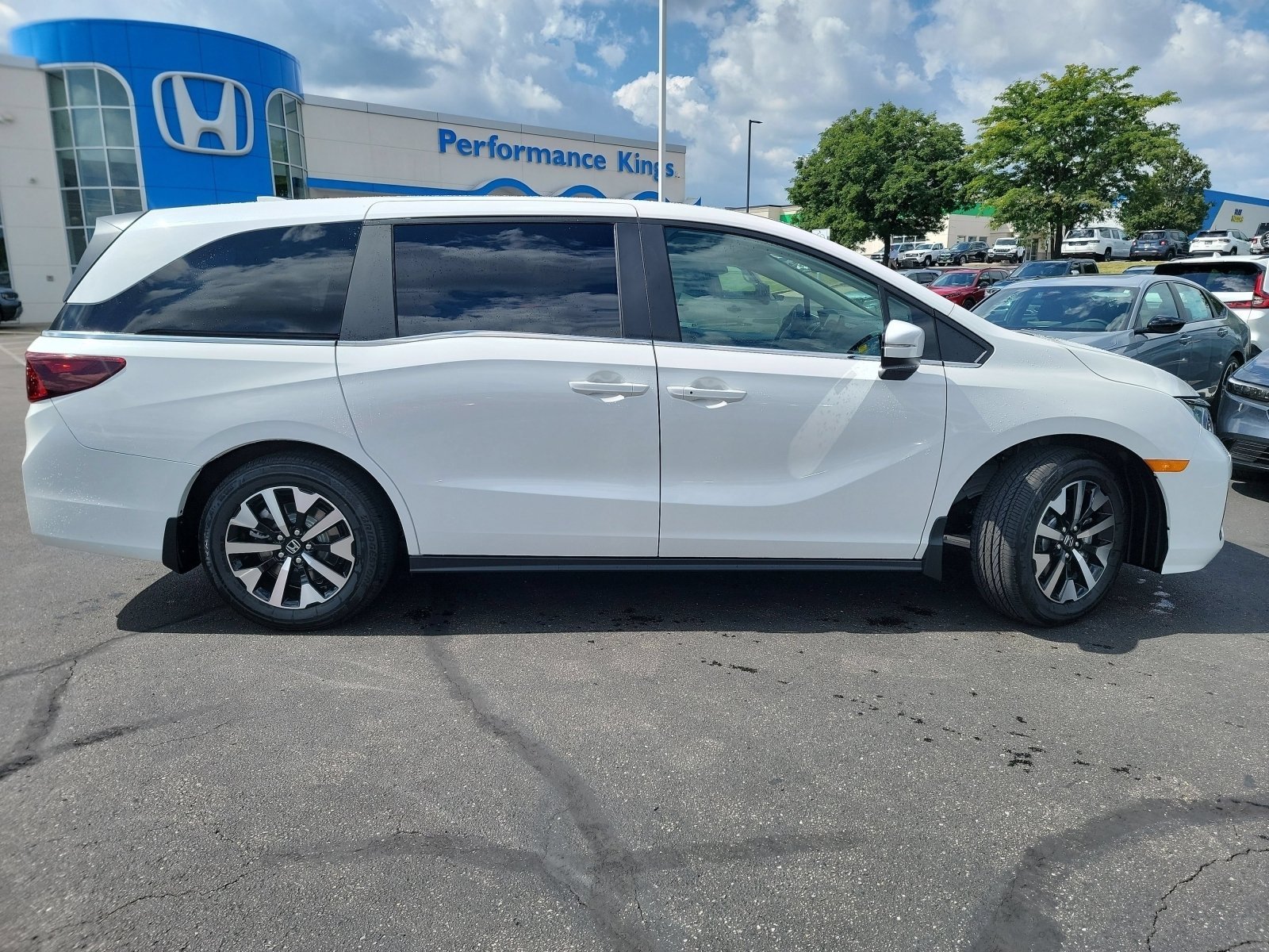 New 2027 Platinum White Pearl Honda EX-L image 11