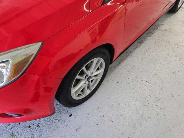 Used 2014 Red Ford SE image 9