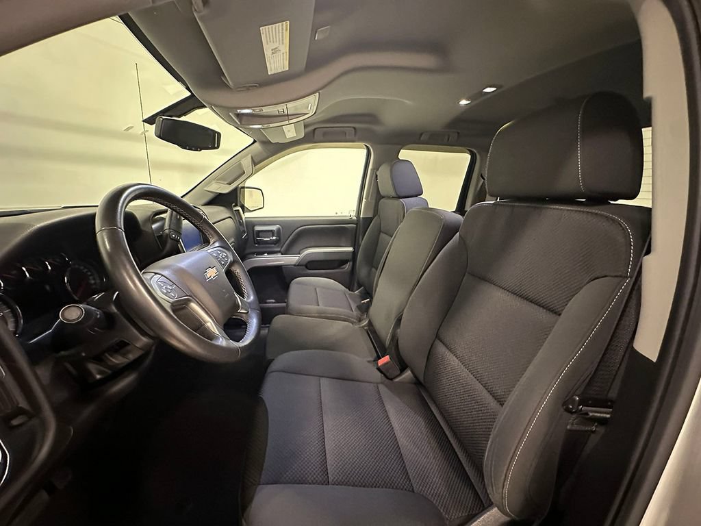 Used 2019 SILVER ICE METALLIC Chevrolet LT image 23