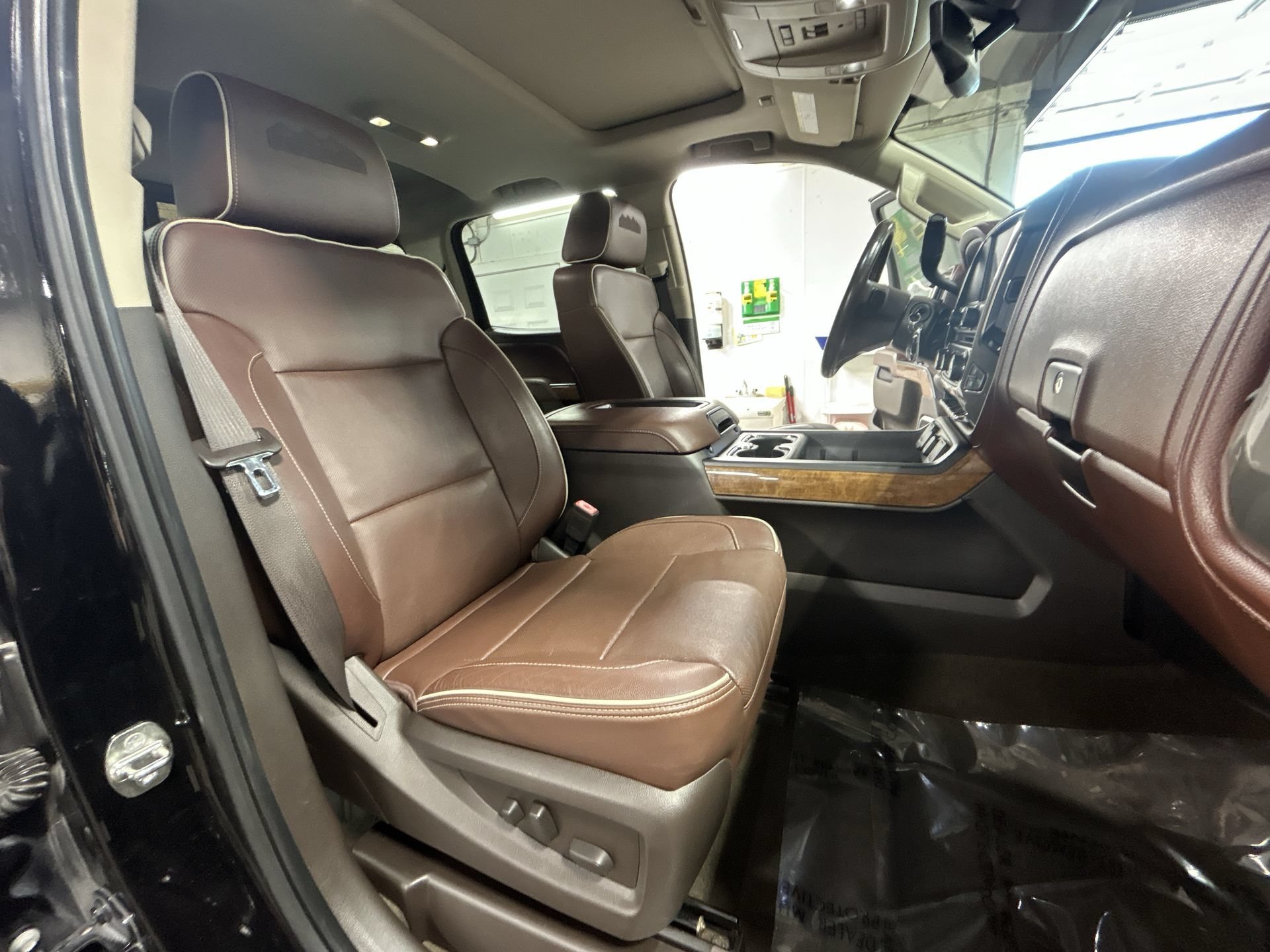 Certified Used 2015 BLACK Chevrolet High Country image 28