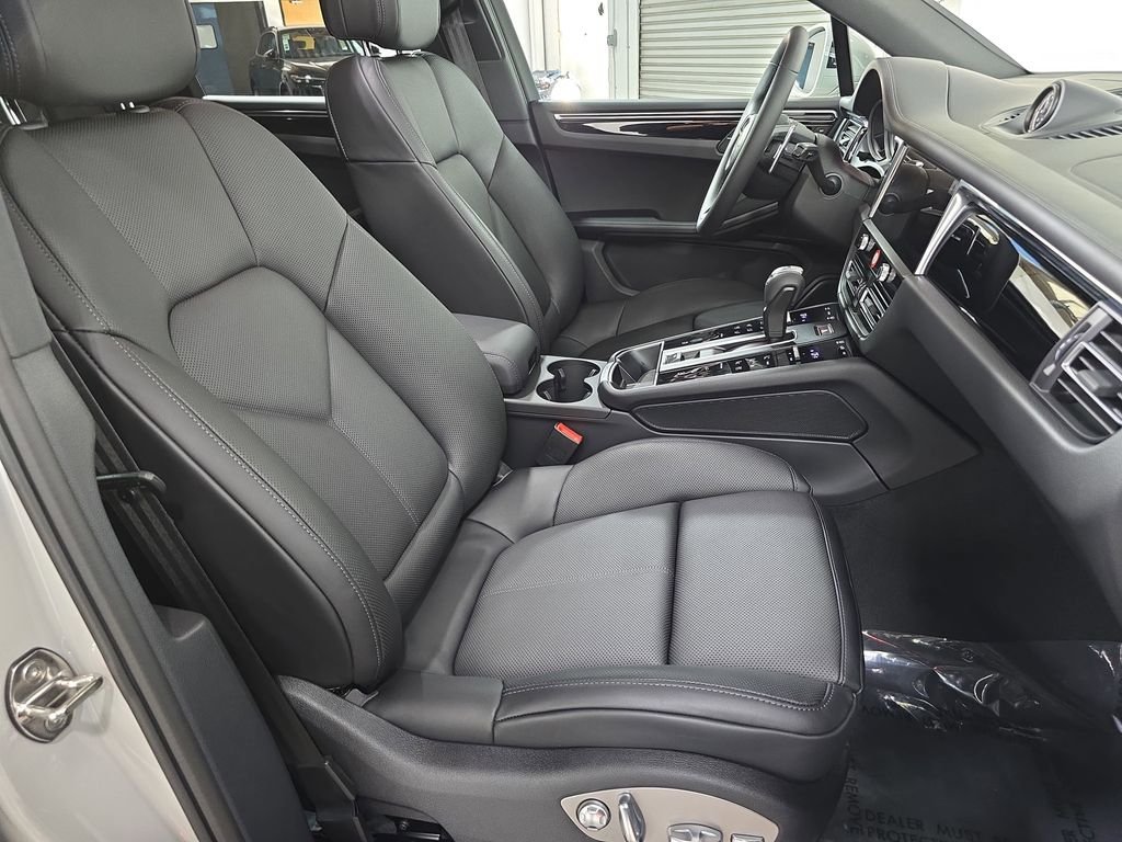 New 2026 Chalk Porsche  image 27