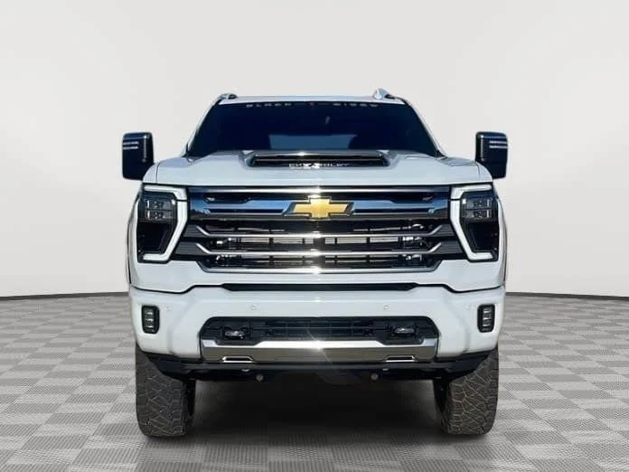 New 2026 Polar White Tricoat Chevrolet High Country DRW image 2