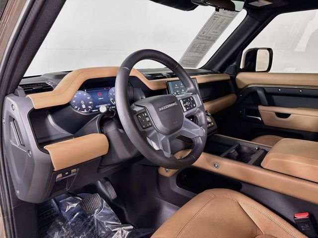 Certified Used 2025 Gray Land Rover X-Dynamic SE image 9