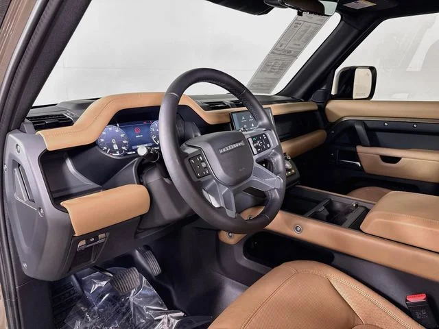 Certified Used 2025 Gray Land Rover X-Dynamic SE image 9
