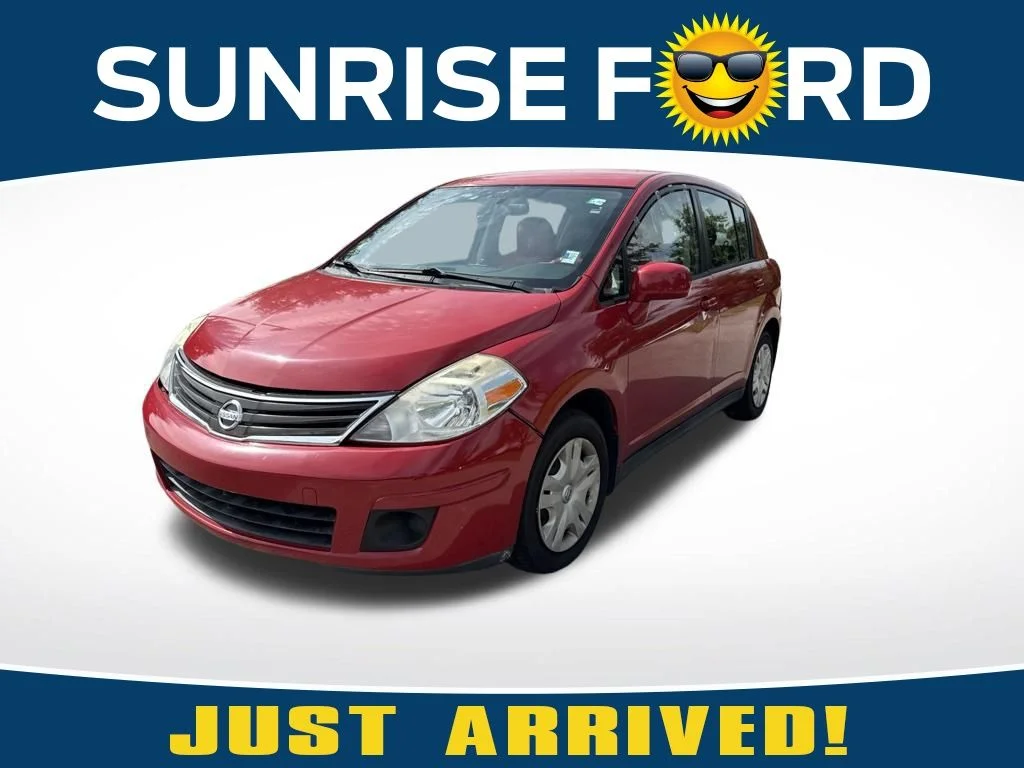 Used 2011 Red Nissan 1.8 S image 1