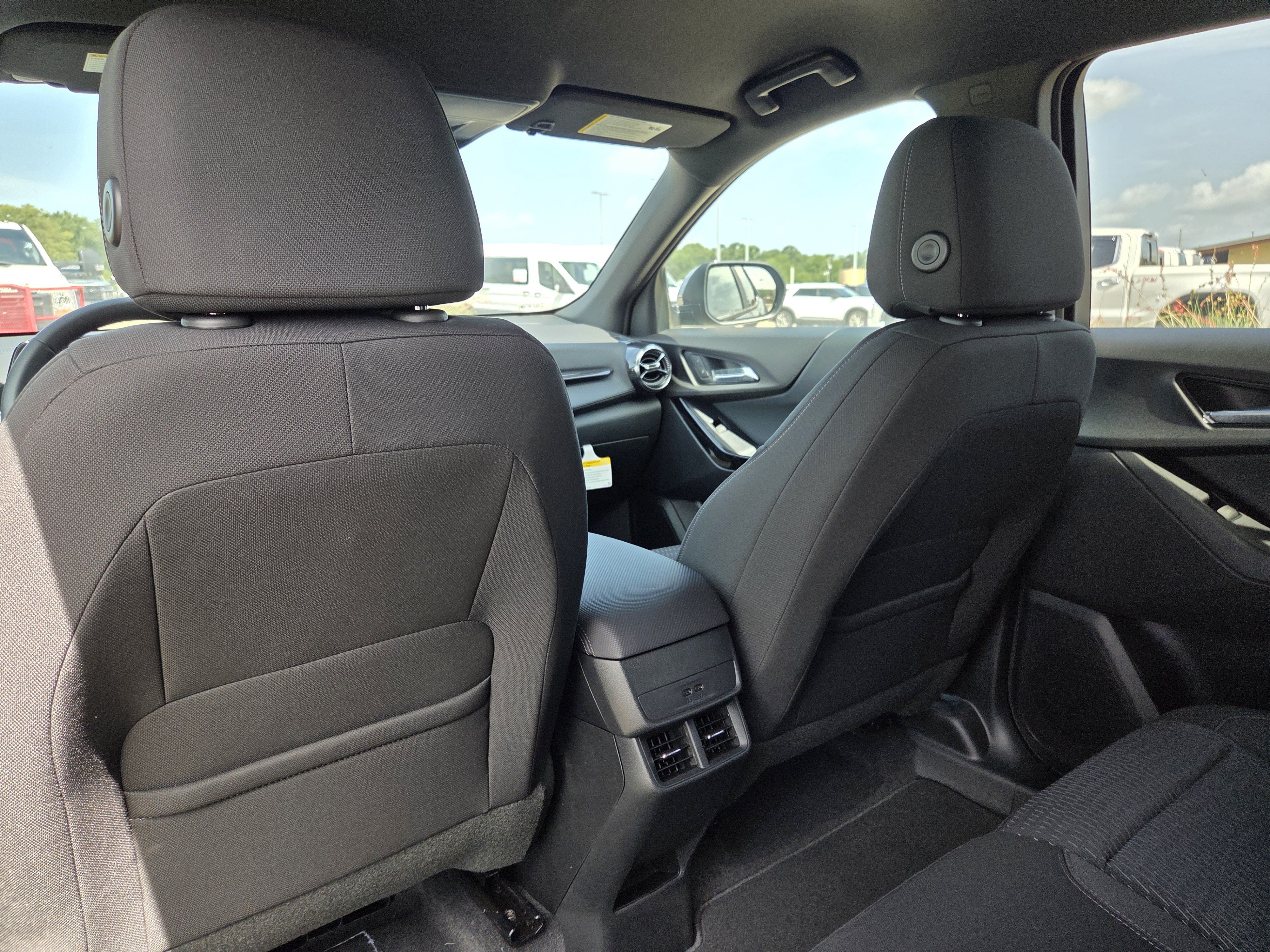 2027 Chevrolet Equinox LT - Photo 23