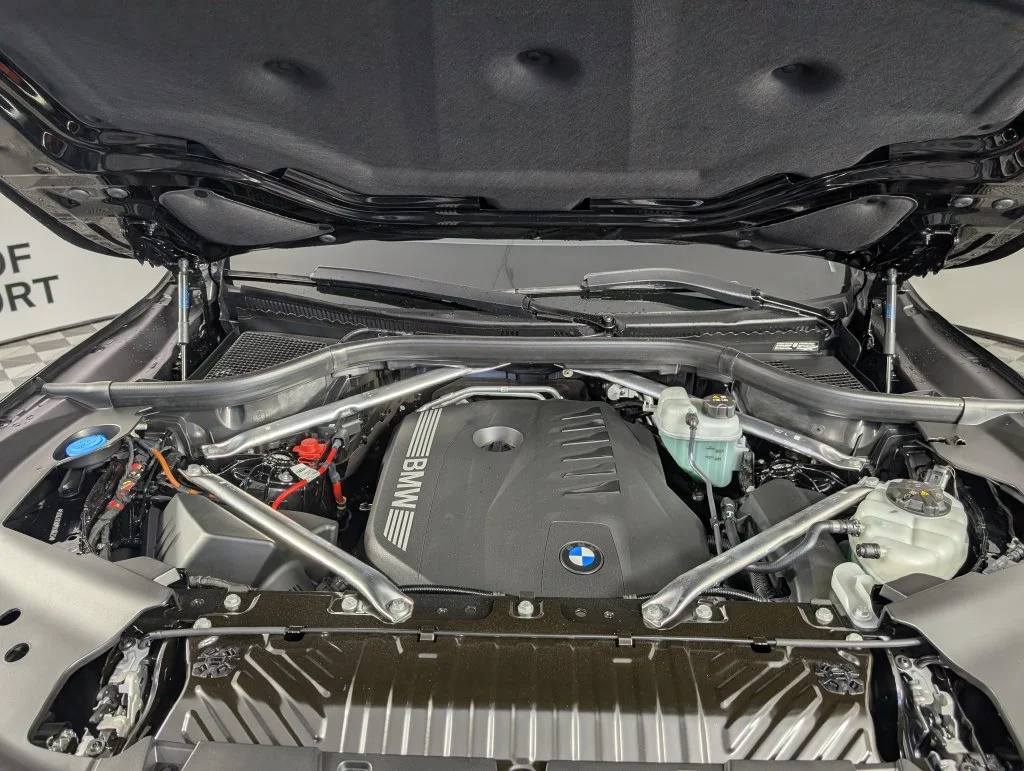 New 2027 Black Sapphire Metallic BMW  image 20